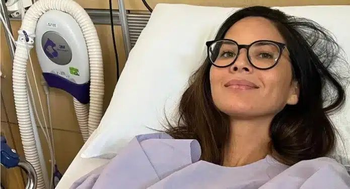 Olivia Munn compartió su lucha conta el cáncer.