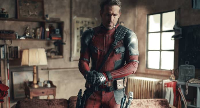 Ryan Reynolds con el traje de Deadpool