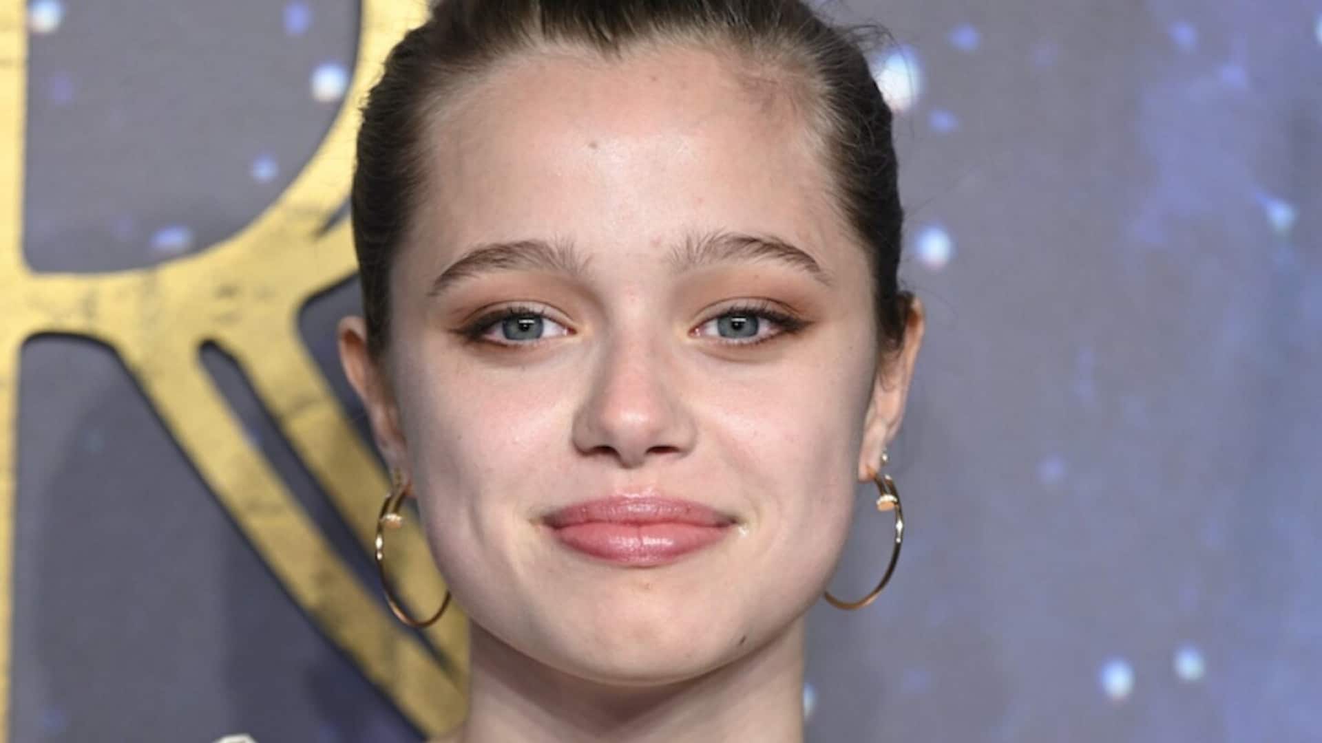 Hija de Brad Pitt en premiere de Eternals