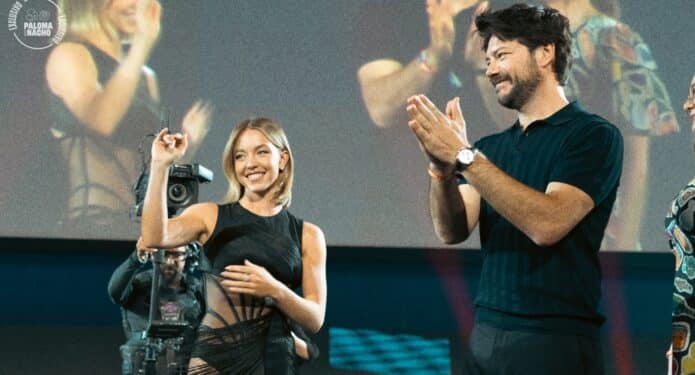 Sydney Sweeney y Älvaro Morte en la CCXP México 2024