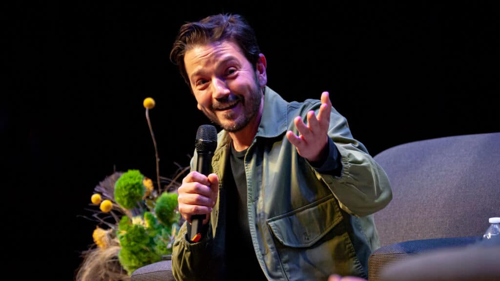 FICG 2024: Diego Luna honra mandamiento charolastra
