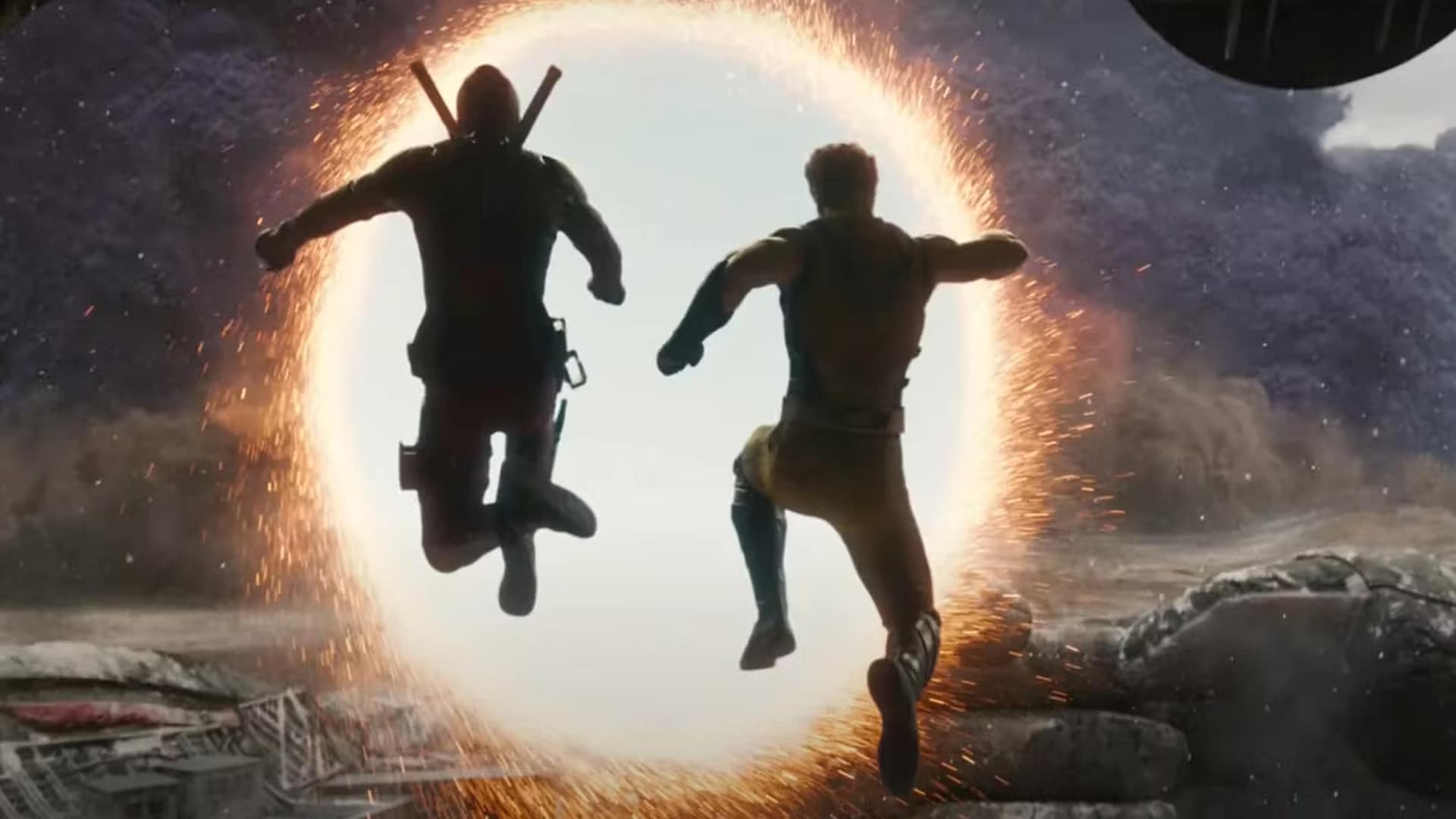 deadpoool y wolverine cruzando portal