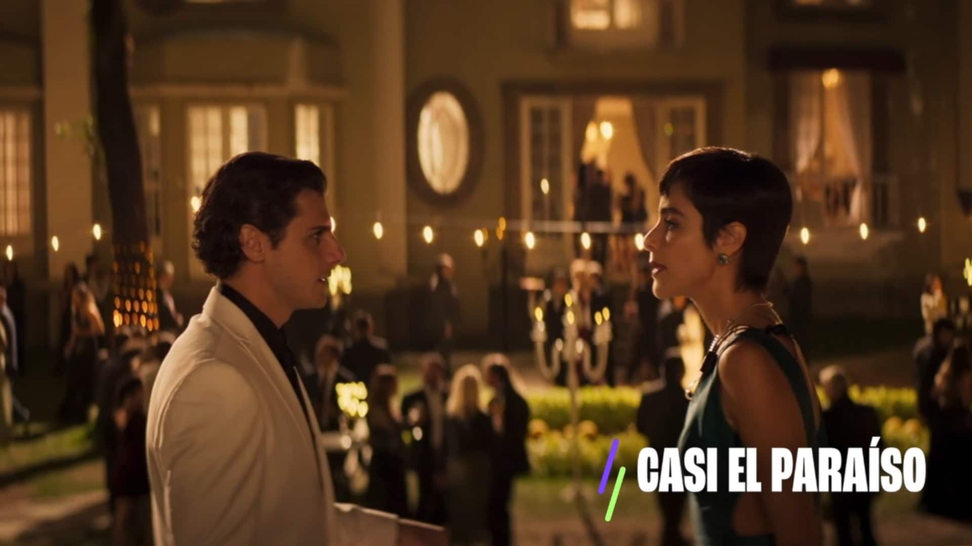 Andrea Arcangeli y Esmeralda Pimentel Casi el paraíso