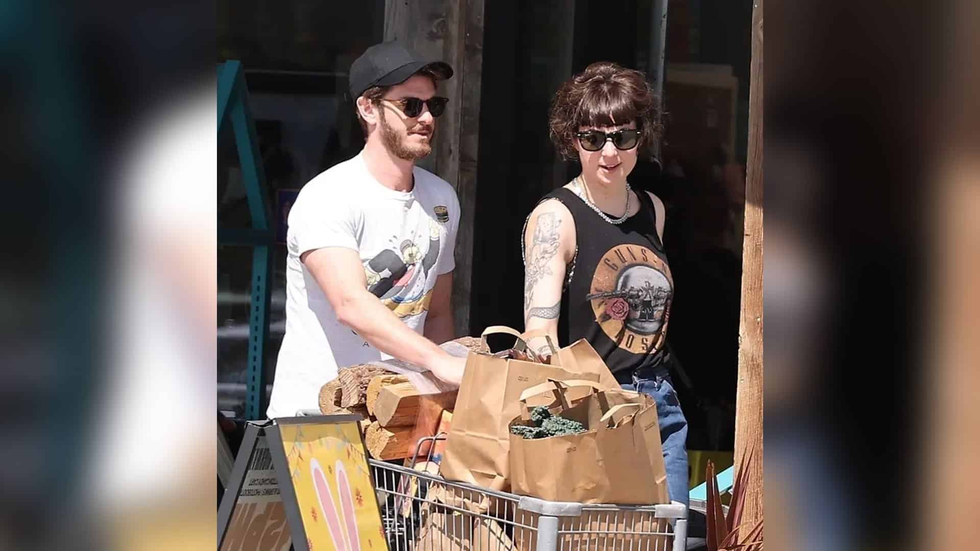 Andrew Garfield de compras con su novia