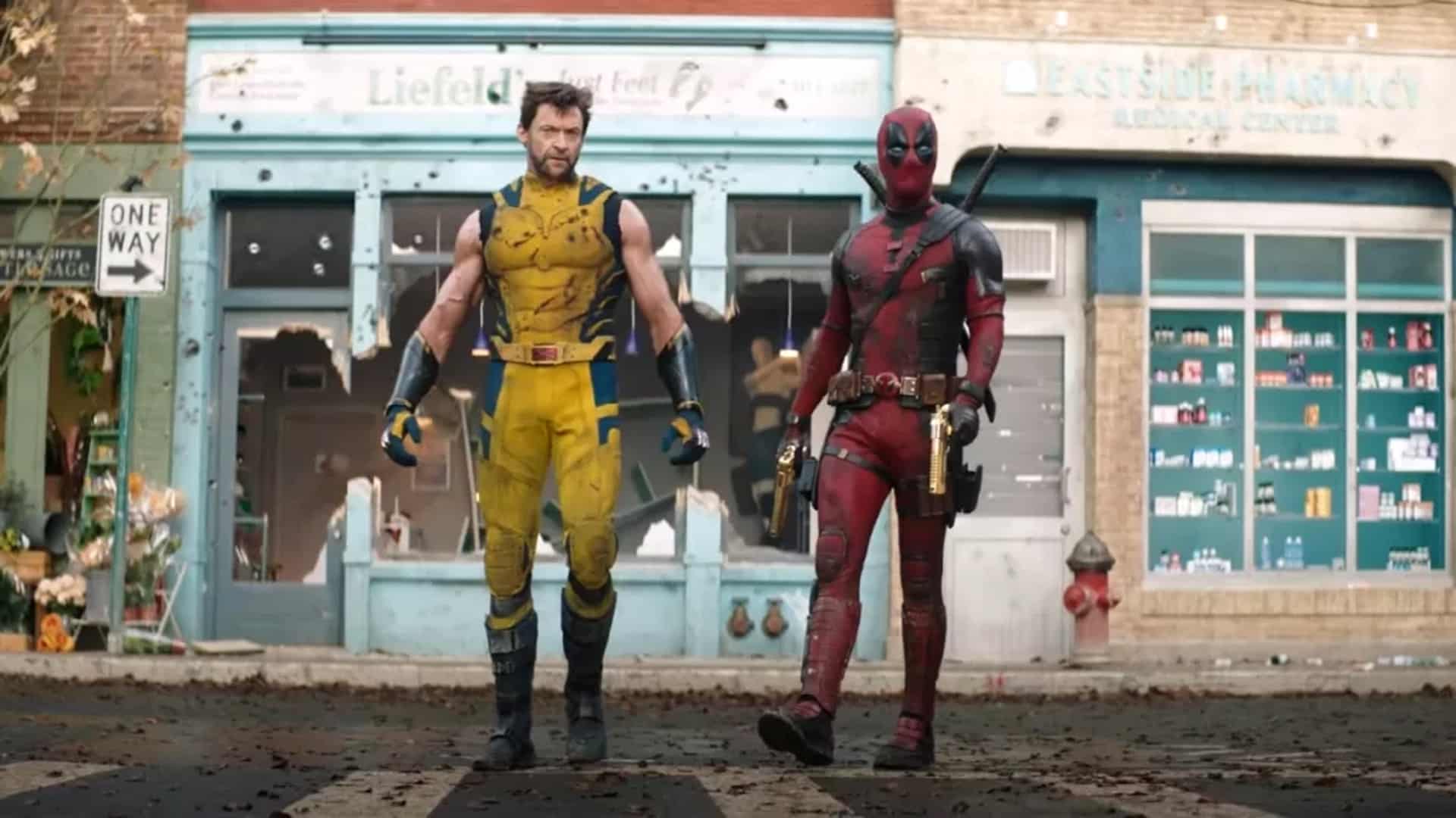 Deadpool y Wolverine caminando