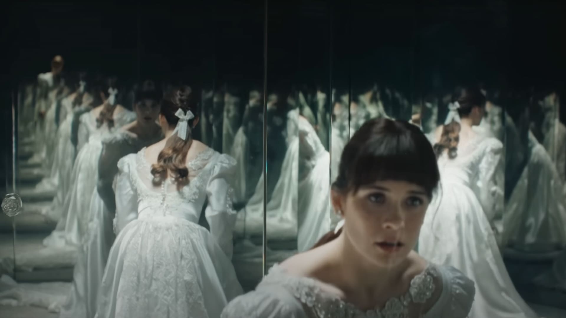 El conjuro 4 escena espejos