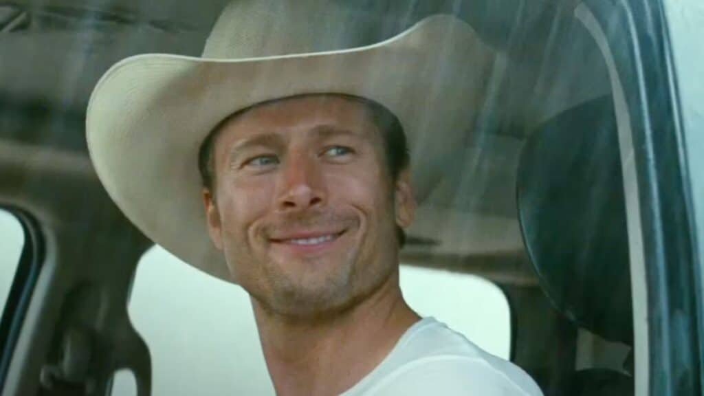 Glen Powell cameo Tornados familia