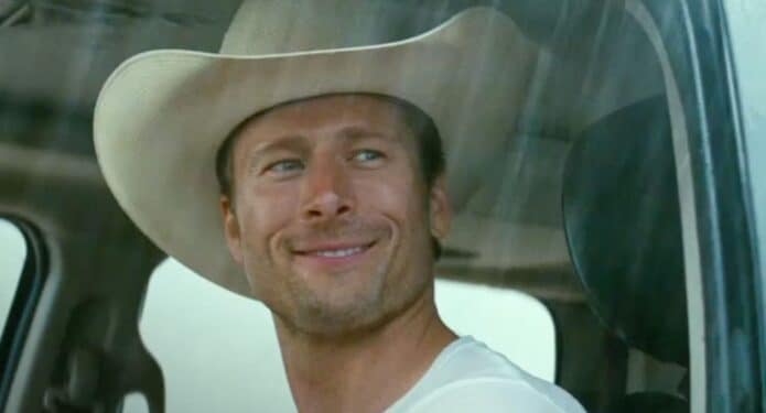 Glen Powell cameo Tornados familia