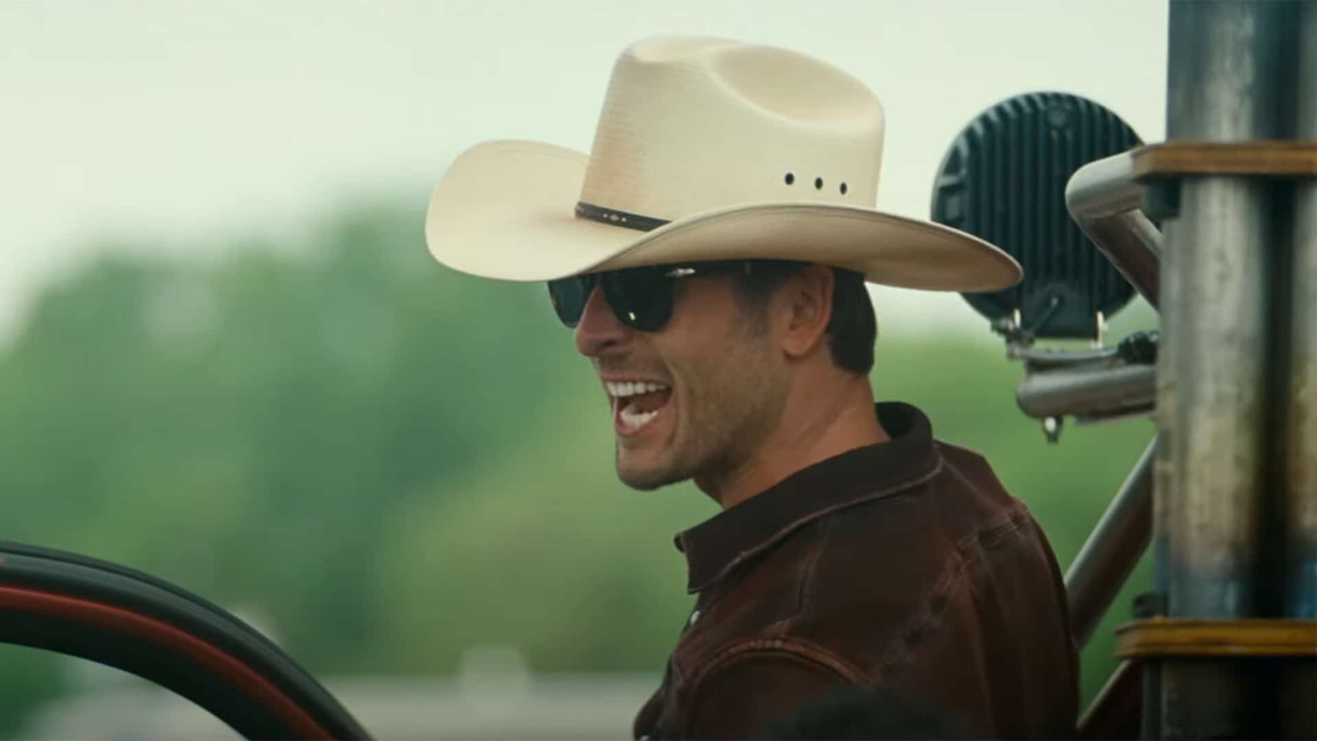 Glen Powell sombrero Tornados