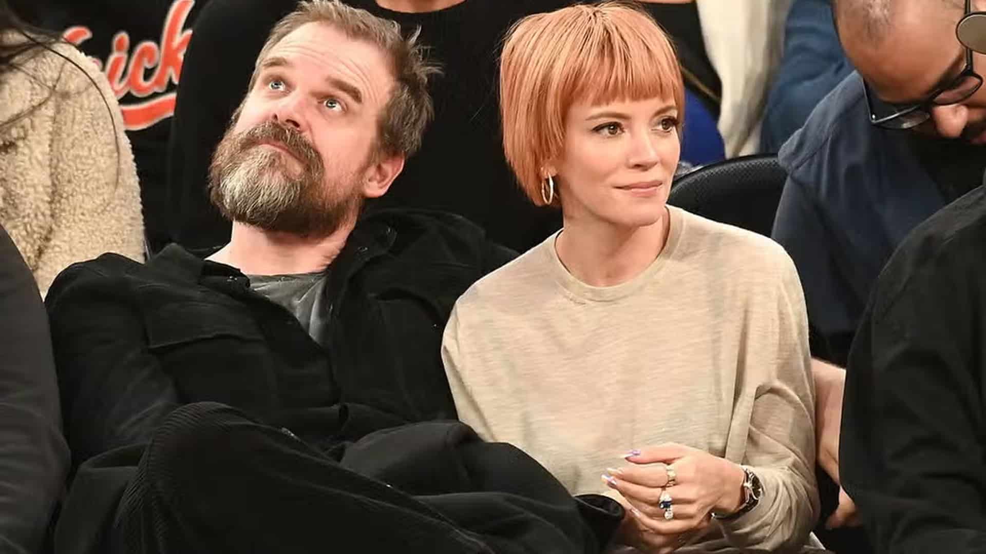 David Harbour y Lily Allen