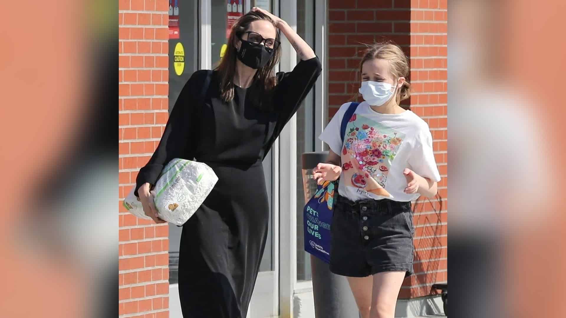 Angelina Jolie de compras con su hija