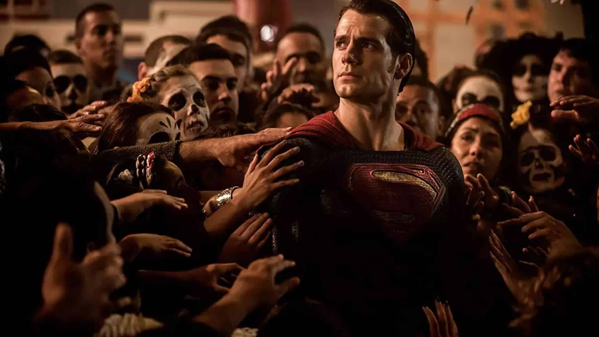 Superman entre la multitud