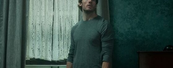 Sam Claflin en Bagman