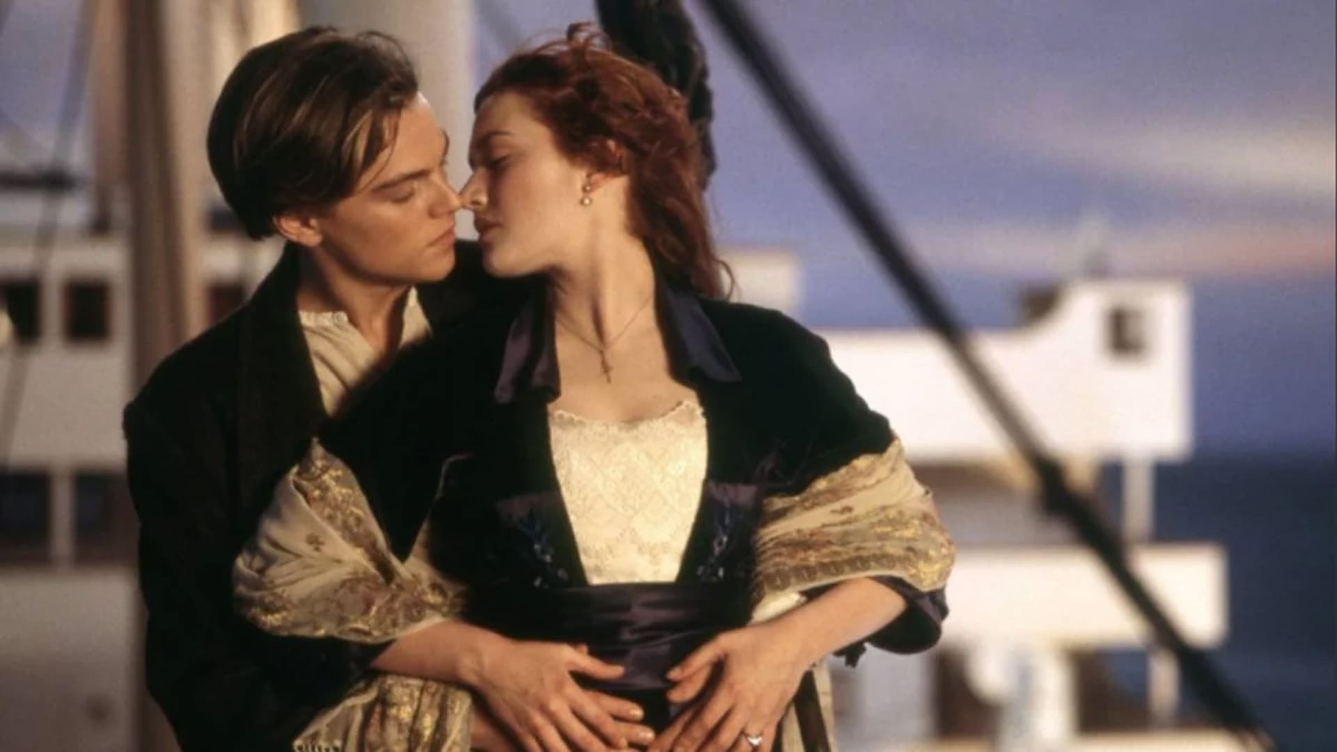 Titanic, Rose y Jack abrazados