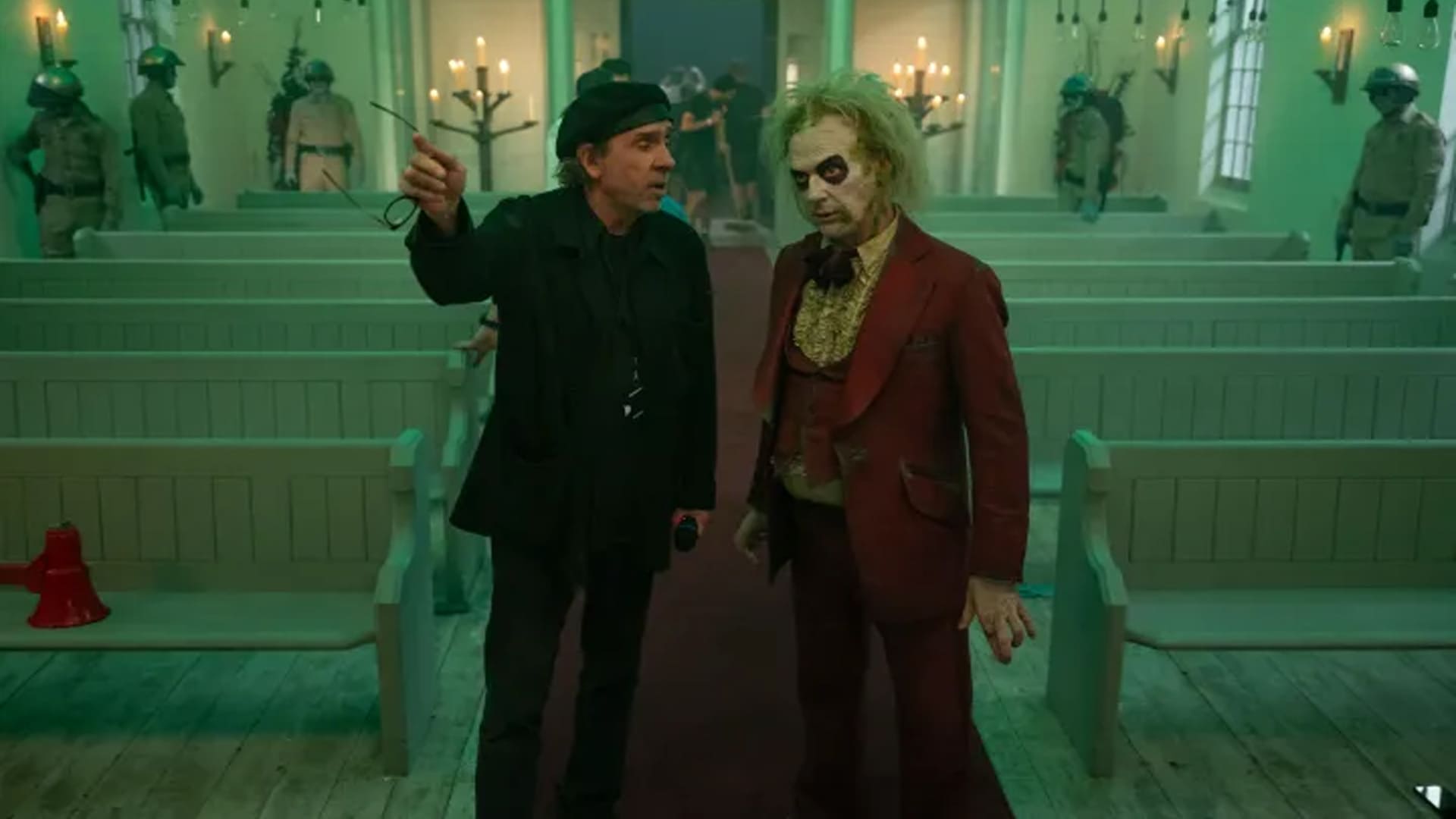 Tim Burton y Michael Keaton en Beetlejuice Beetlejuice