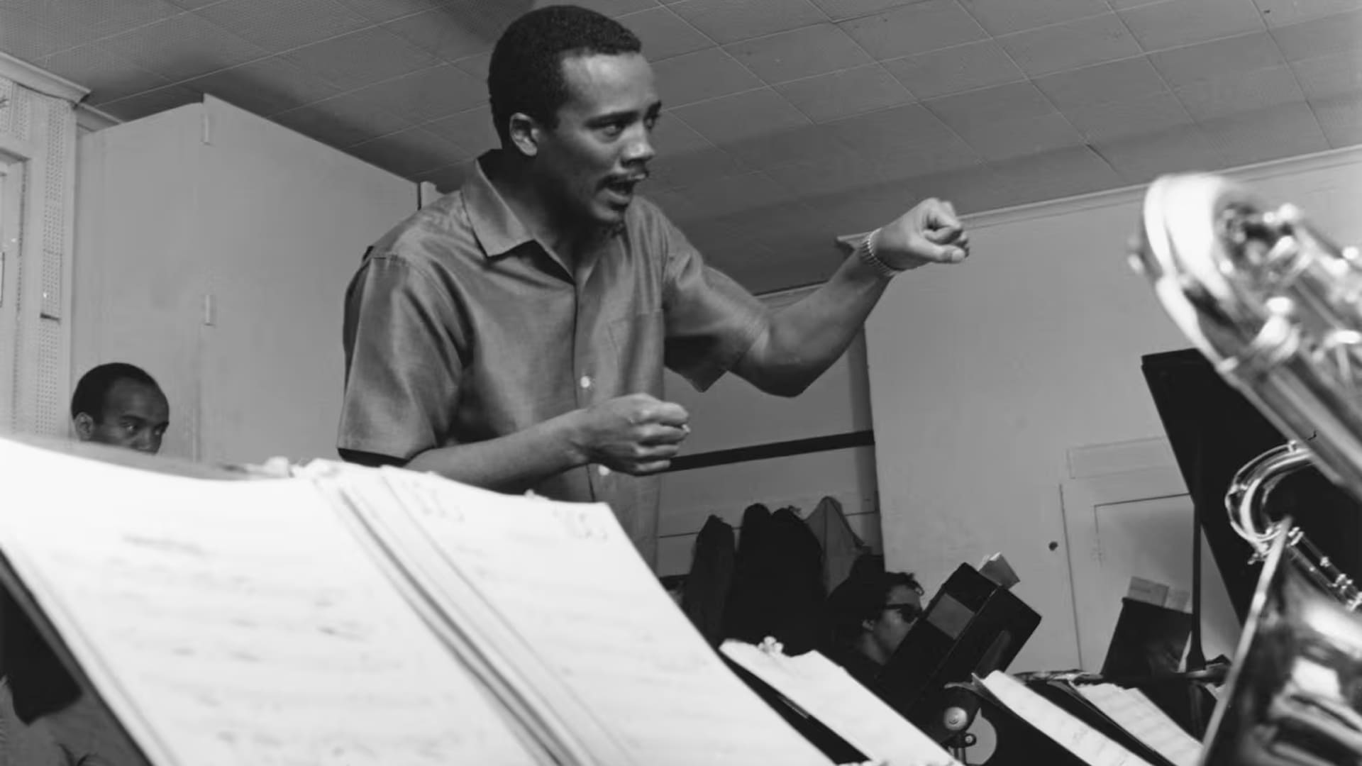 quincy jones en un estudio de grabación