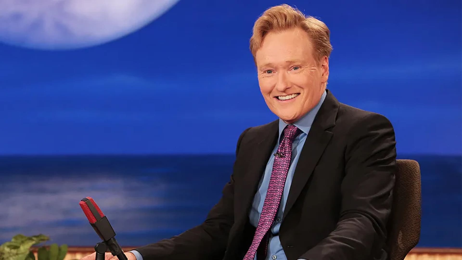 Conan O´brien conduciendo programa