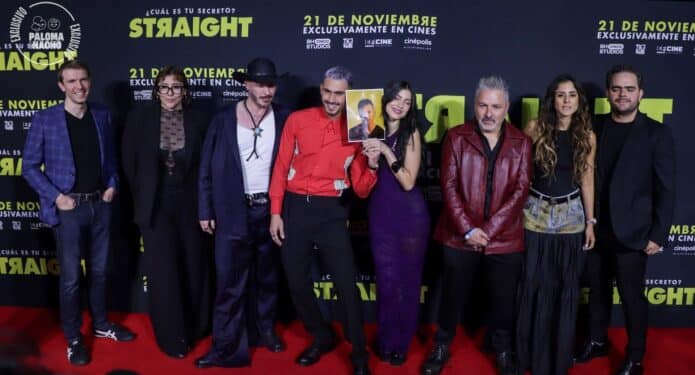 Straight premiere Alejandro Speitzer Bárbara López