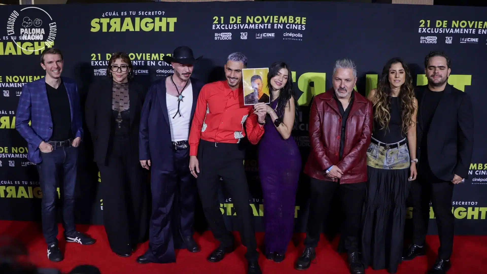 Straight premiere Alejandro Speitzer Bárbara López