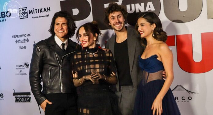 Una pequeña confusión premiere Videocine Paloma y Nacho