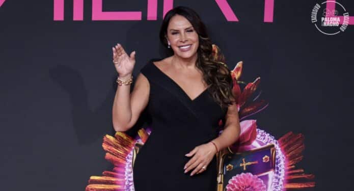 Karla Sofía Gascón en premiere de Emilia Pérez en México