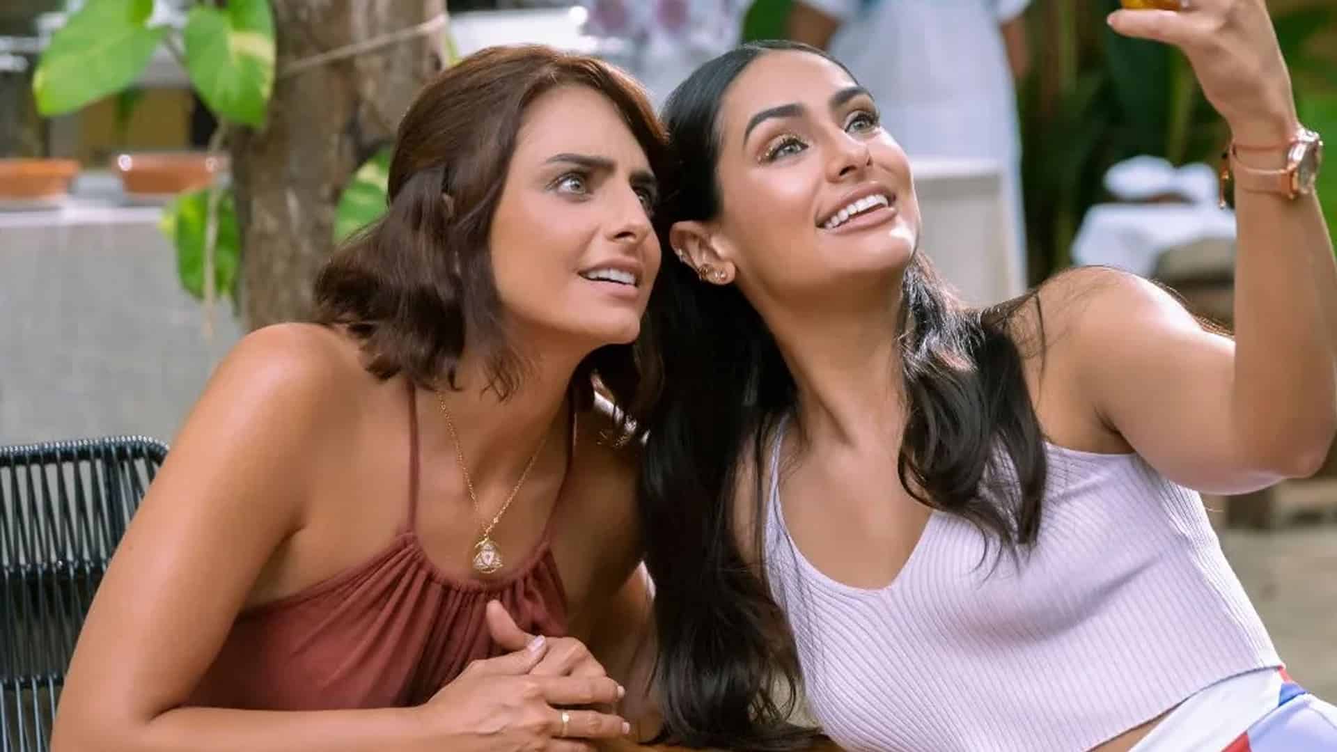 aislinn derbez y renata notni