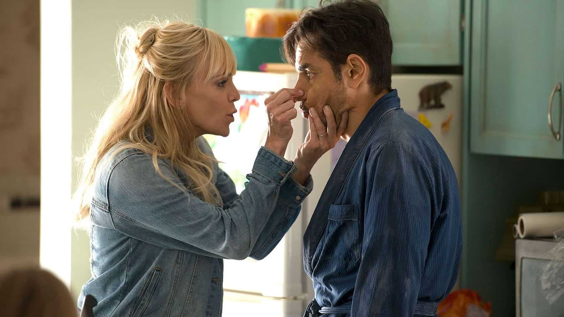 anna faris y eugenio derbez en hombre al agua