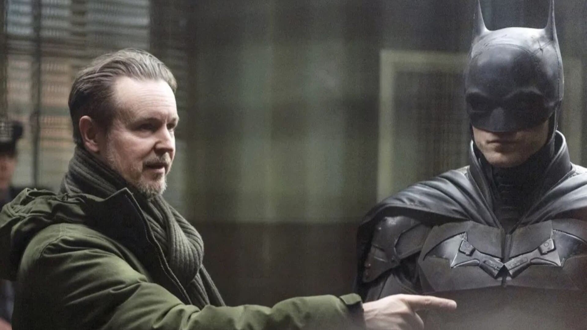 Matt Reeves y Robert Pattinson en el set de Batman