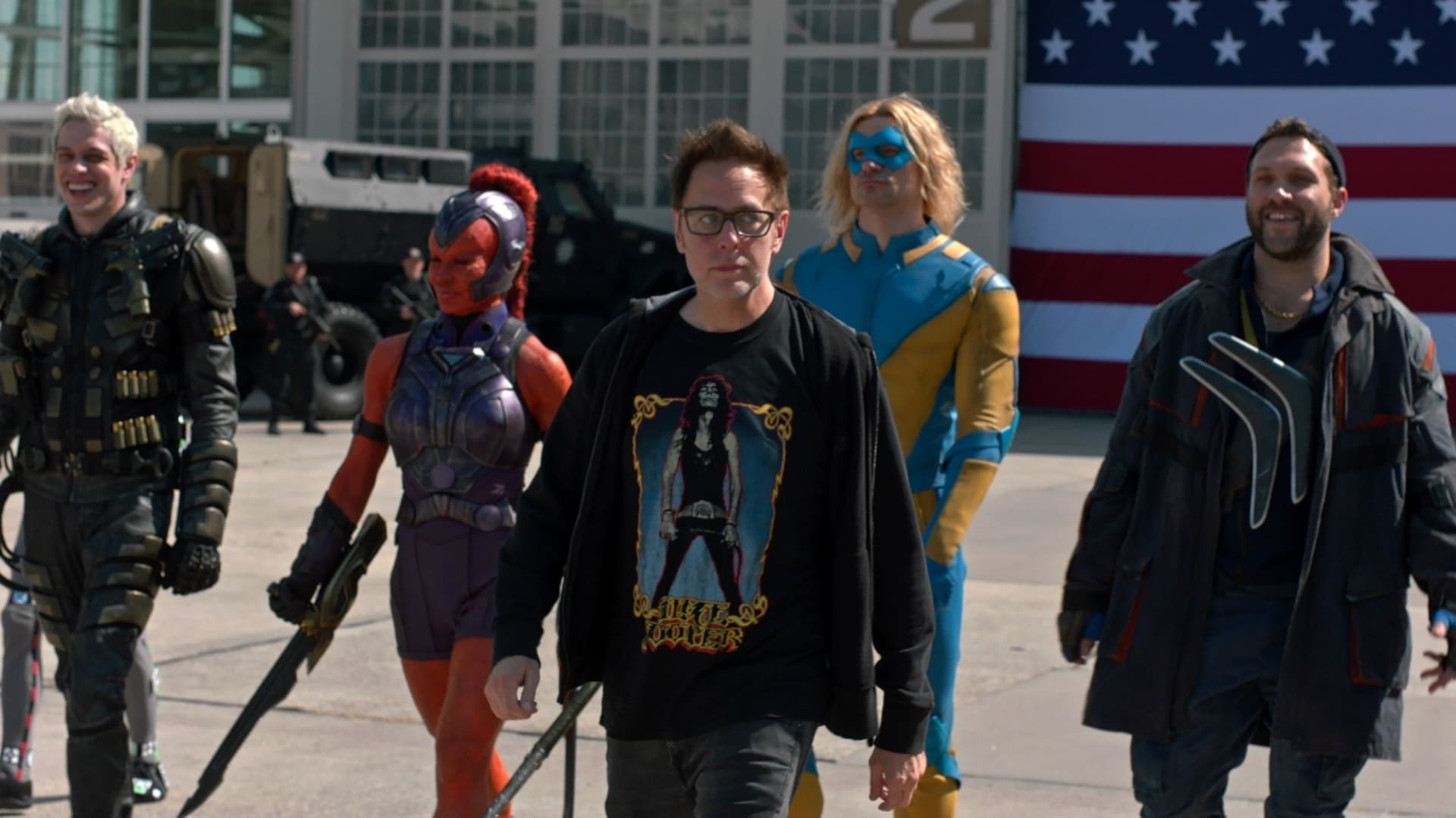 james gunn en el set de suicide squad