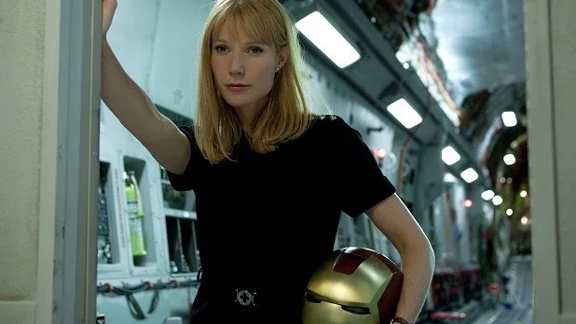 Gwyneth Paltrow con la máscara de Iron Man
