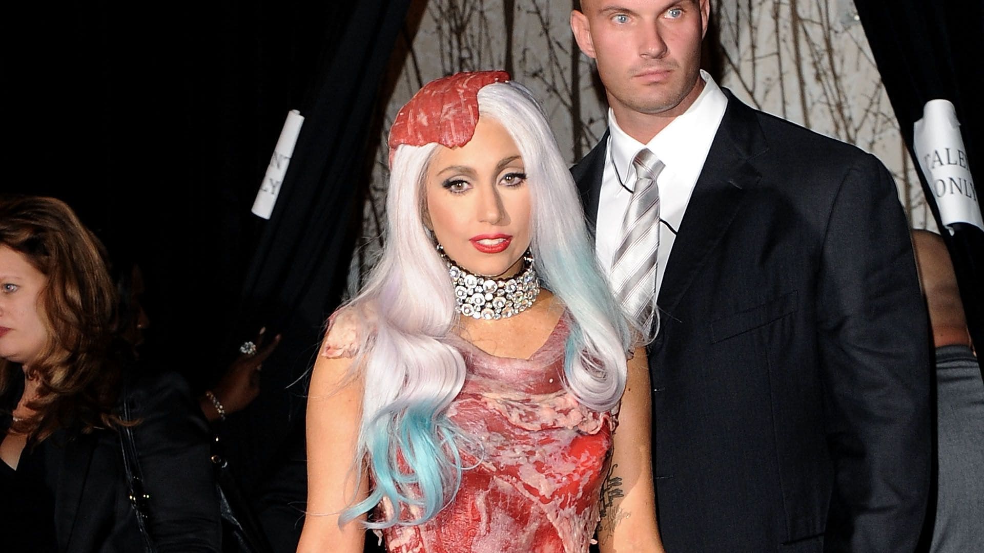 Lady Gaga vestido de carne