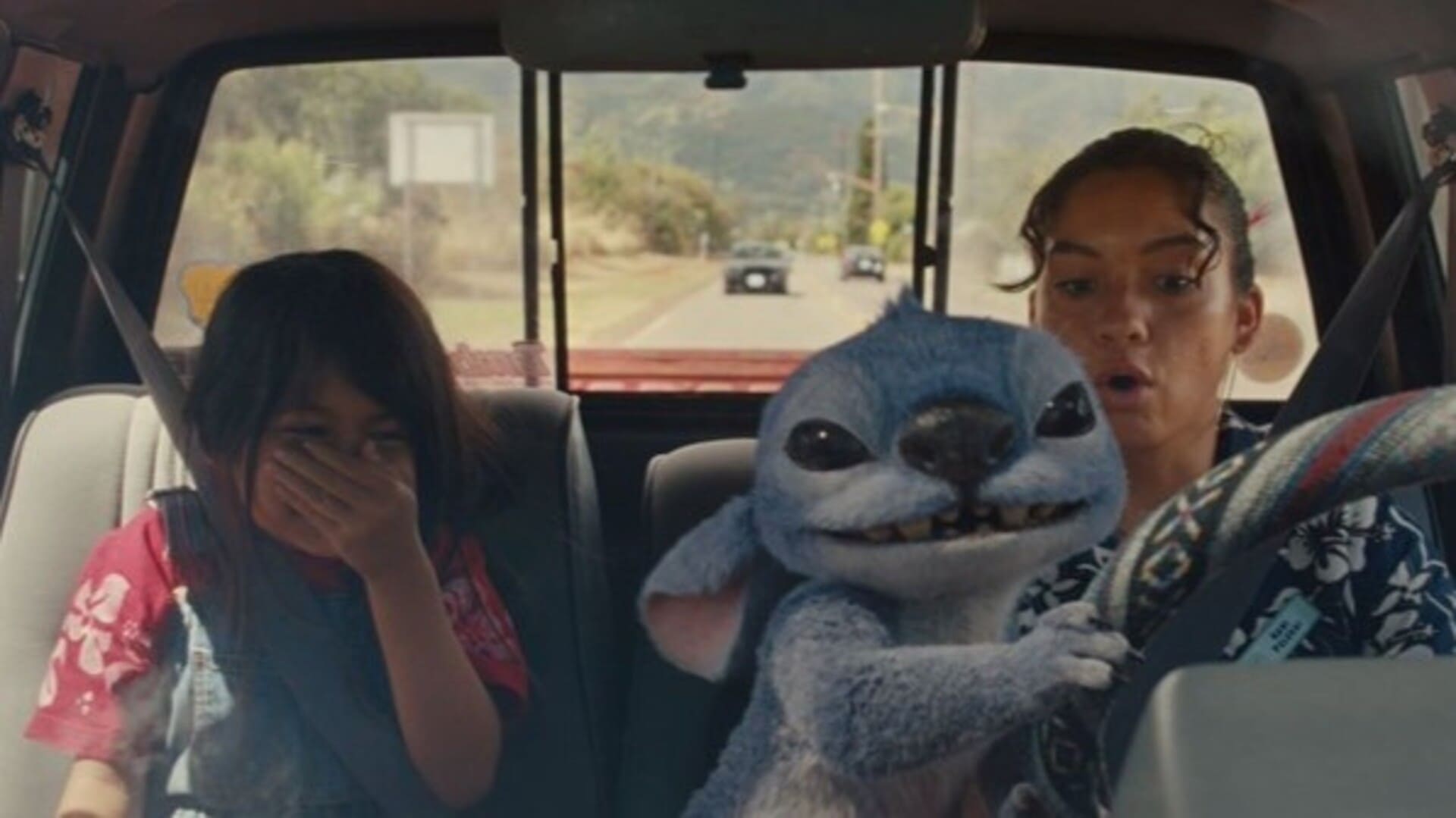 lilo y stitch live-action conduciendo