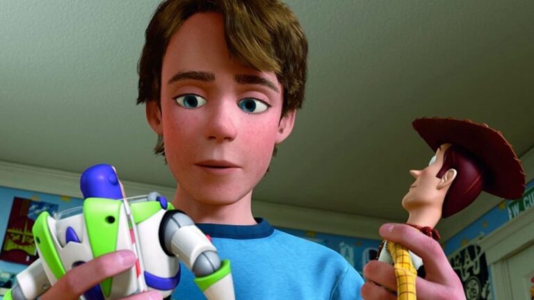 Andy adulto con sus juguetes