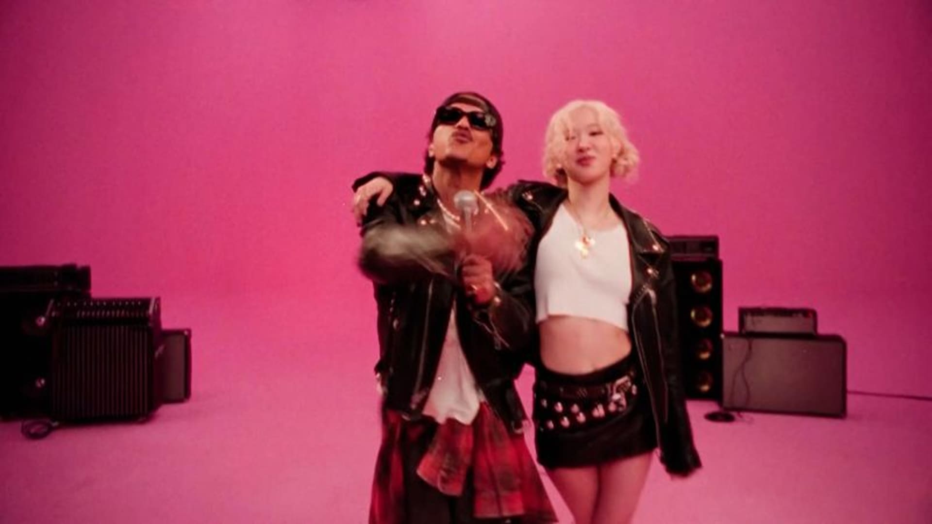 Rosé y Bruno Mars APT.