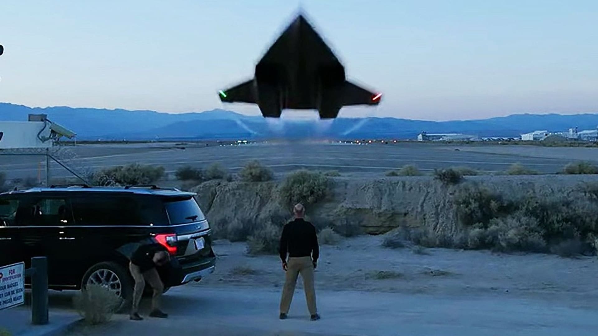 Top Gun: Maverick escena de apertura