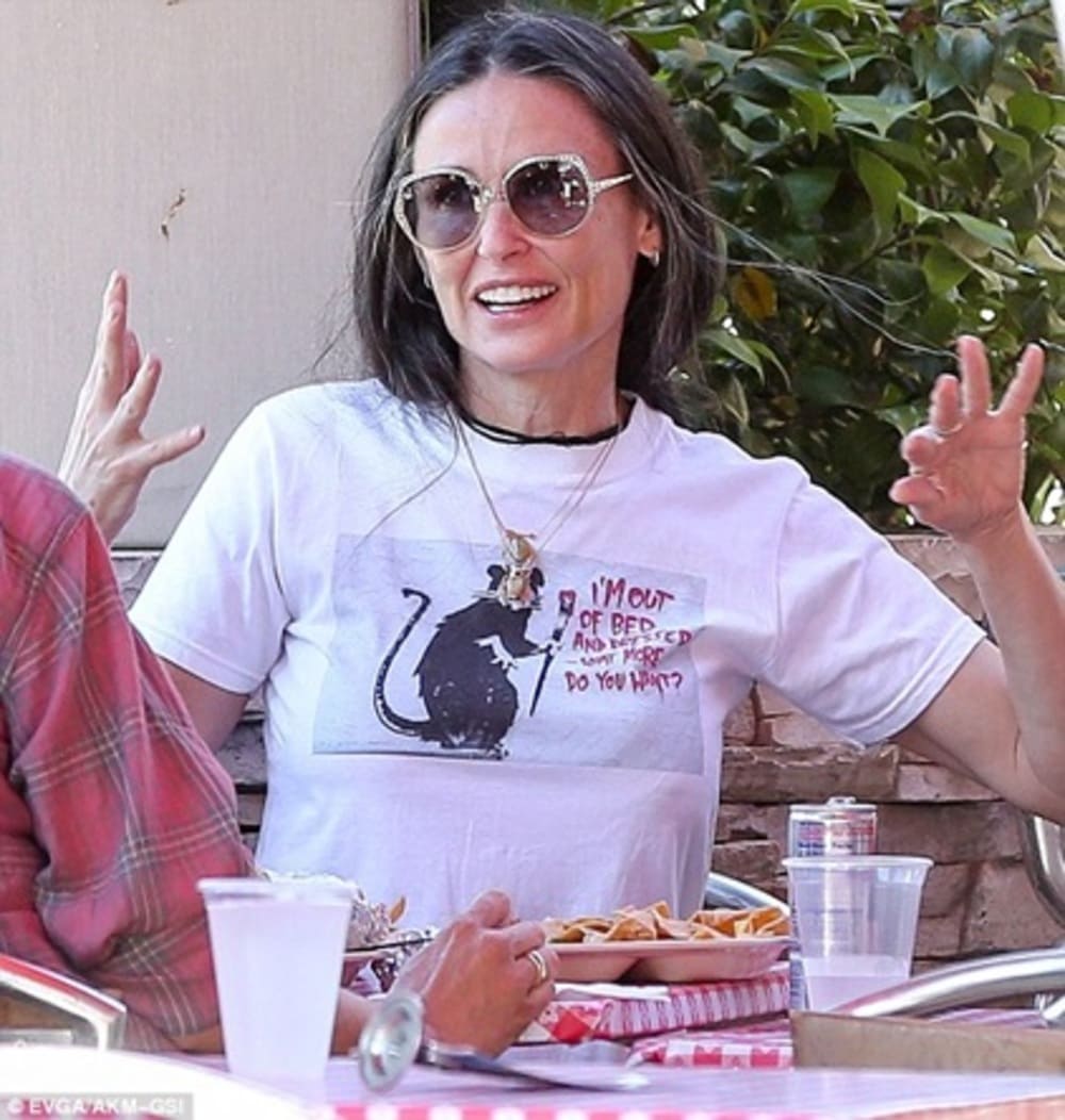 demi moore con canas