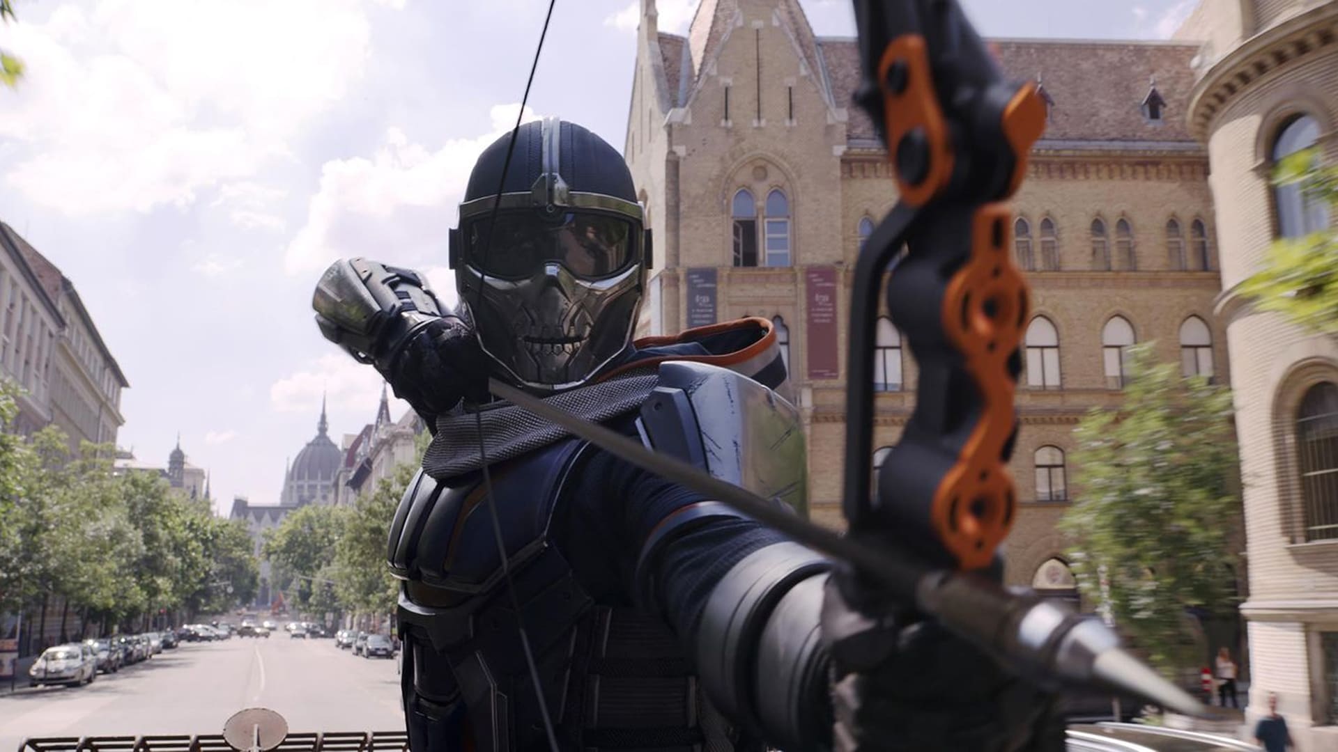 taskmaster lanzando una flecha