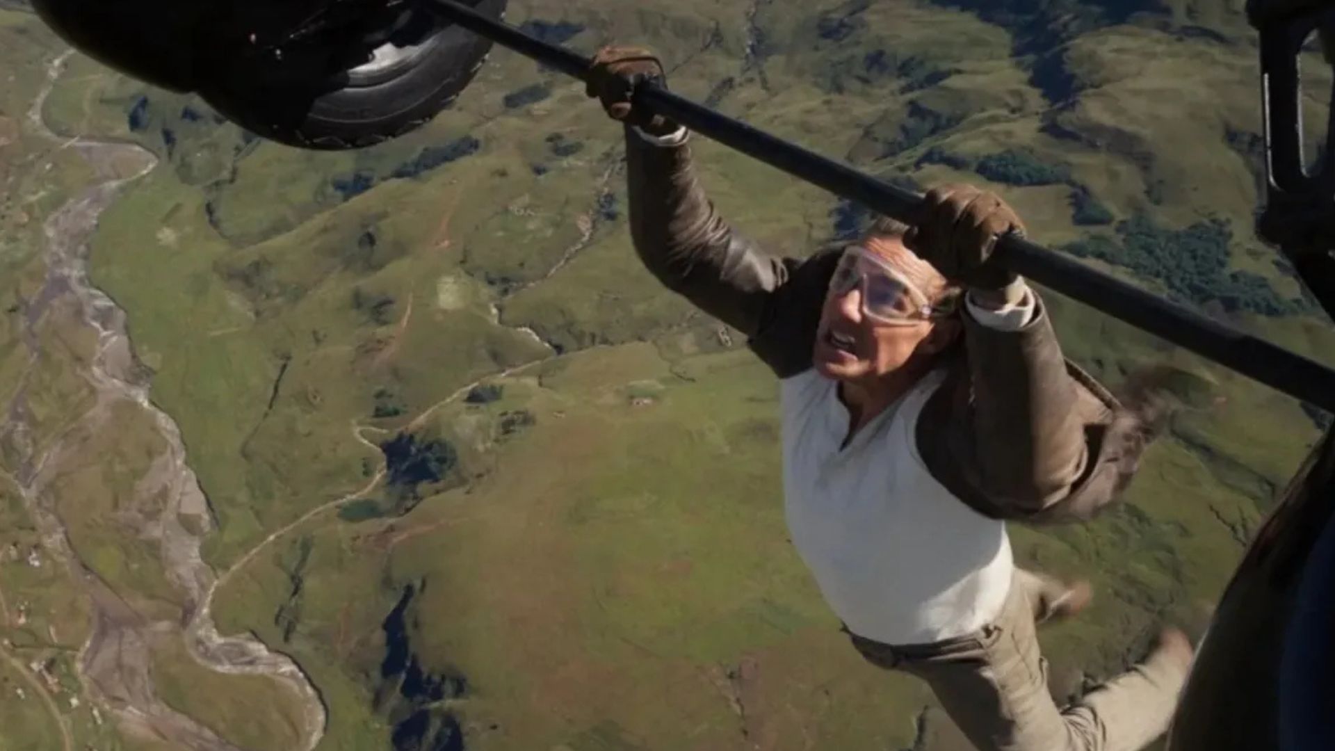 Cannes Tom Cruise Misión imposible colgado de una avioneta