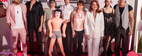 Mamá reinventada premiere Erika Buenfil