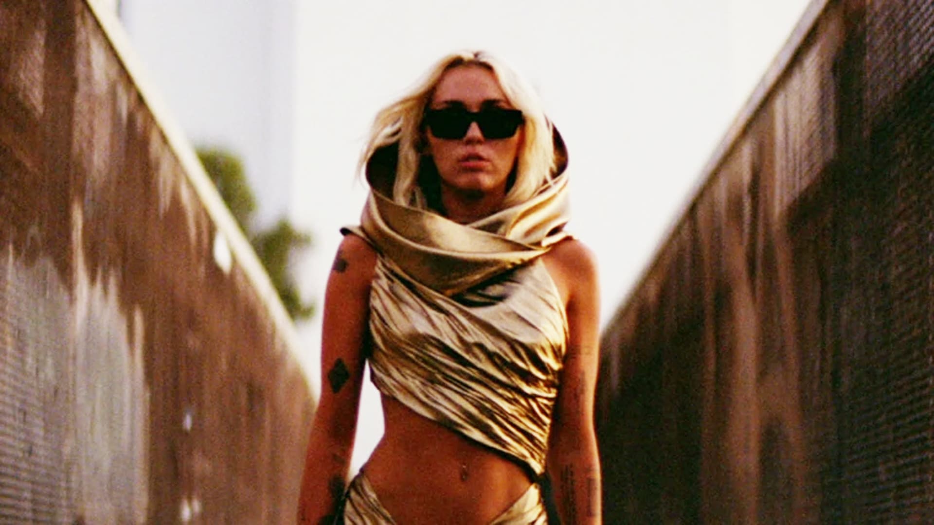 Miley Cyrus vestido Flowers