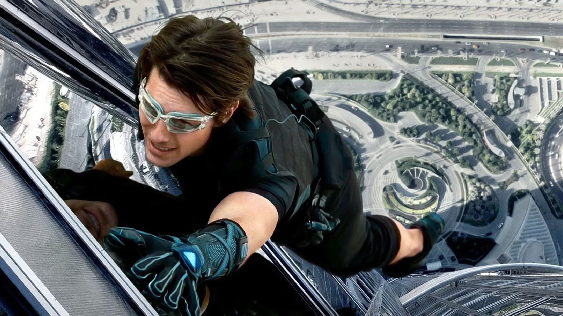 Tom Cruise escalando el Burj Khalifa