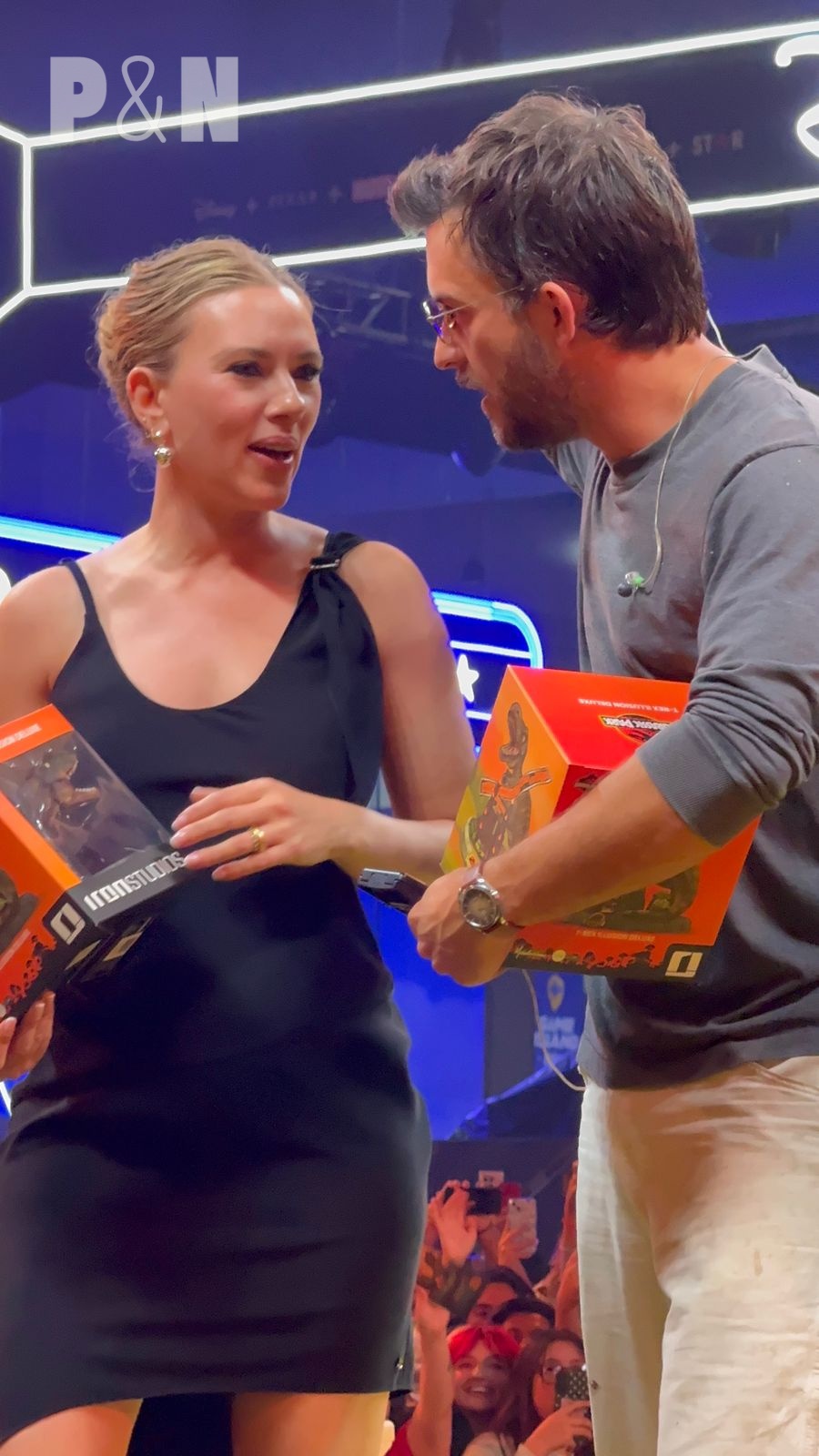 Scarlett Johansson y Jonathan Bailey México CCXP 2025