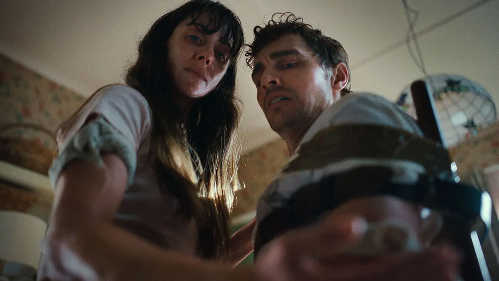 Allison Brie y Dave Franco escena en Together