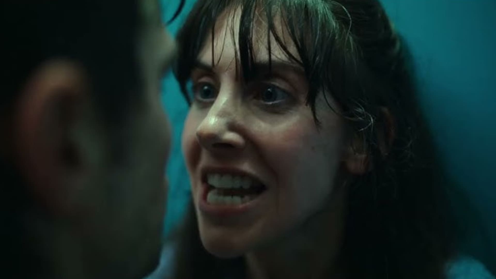 Alison Brie escena gritando