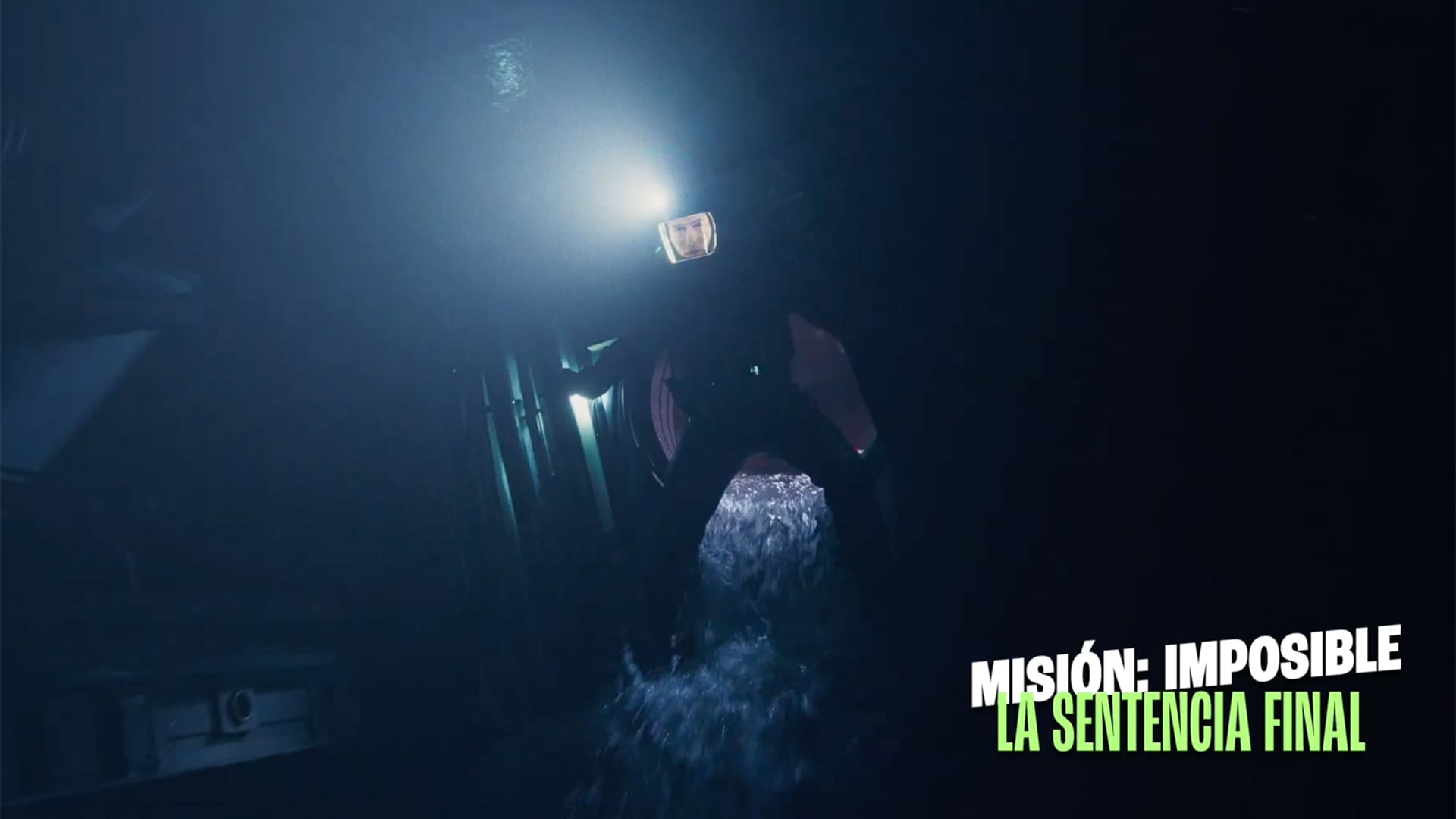Tom cruise stunt submarino