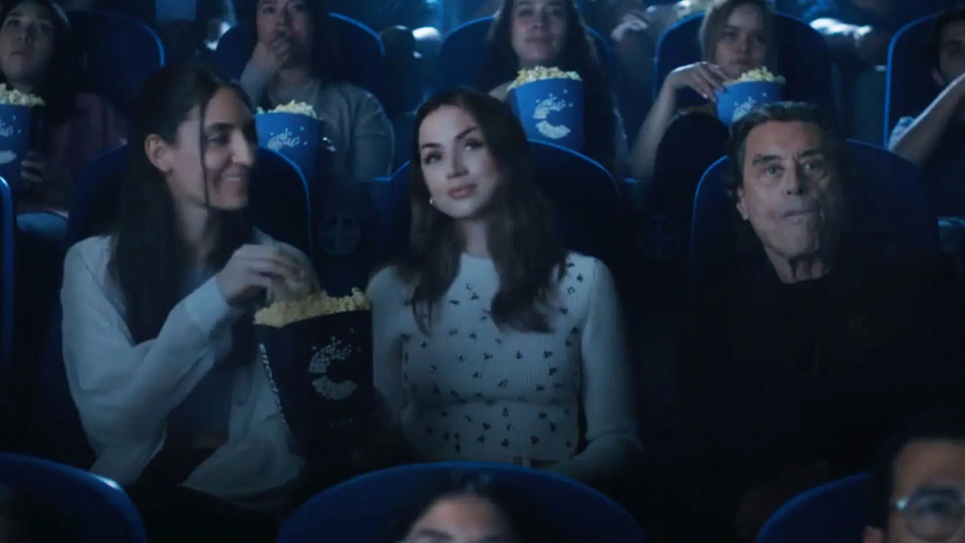 Ana De Armas e Ian McShane, comercial palomitas Cinépolis