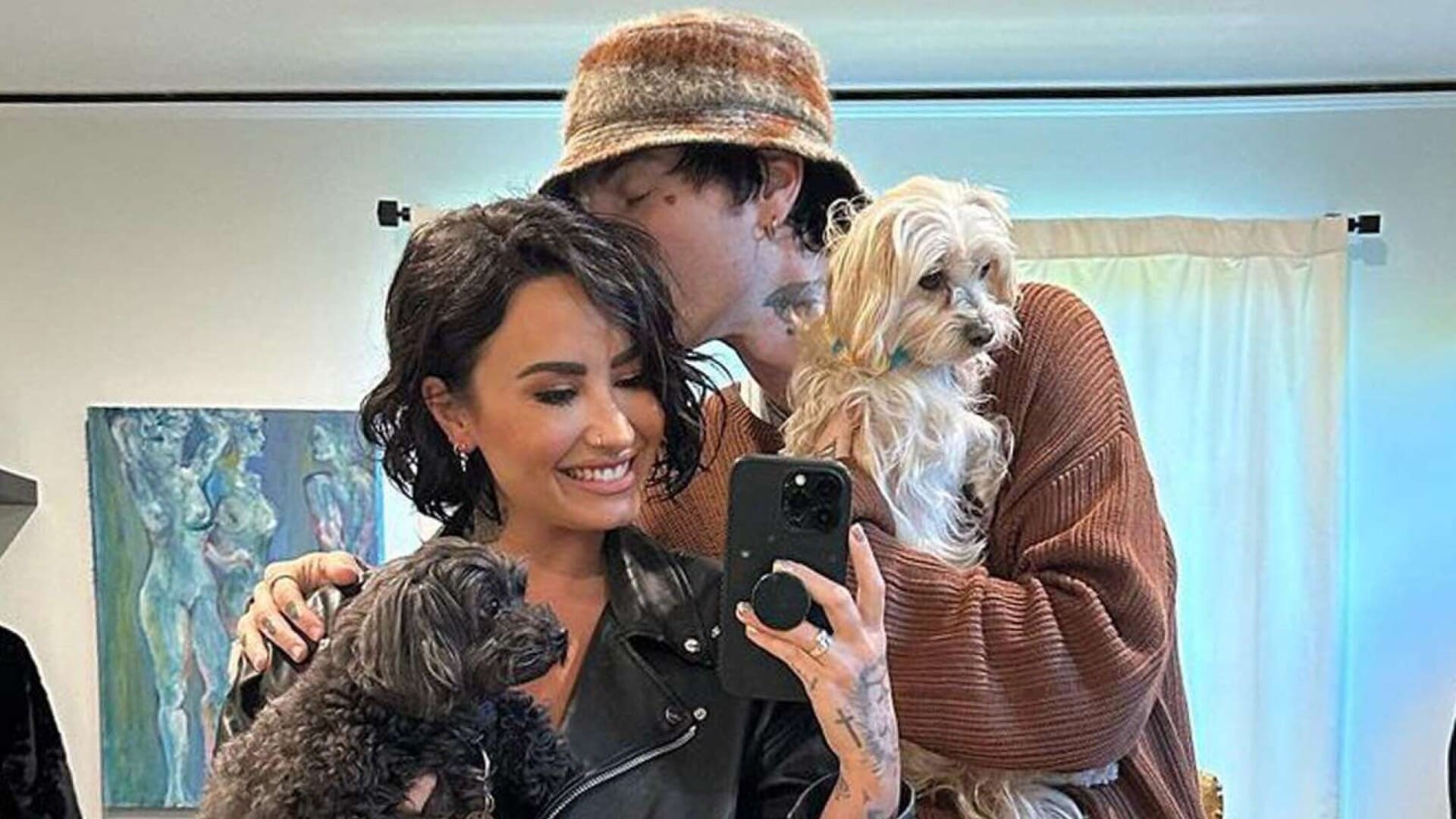 Demi Lovato Selfie with dogs