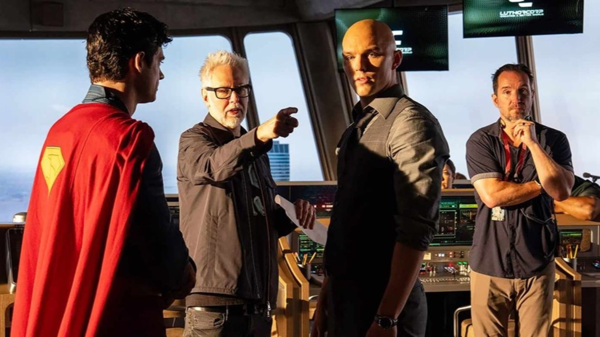 nicholas hoult en set