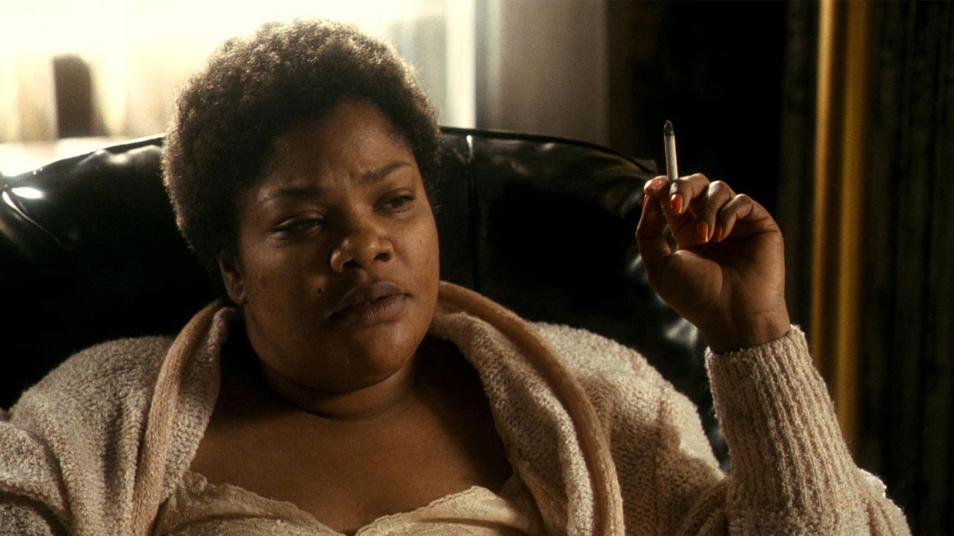 Preciosa mamá escena fumando