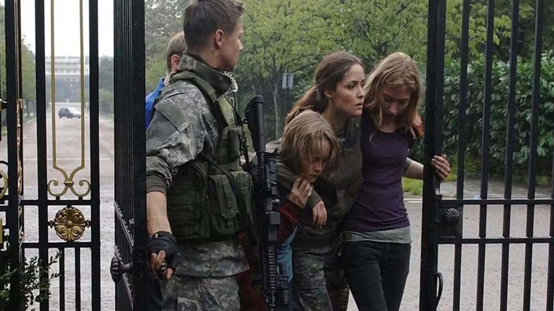 Exterminio 2 Jeremy Renner y rOSE bYRNE